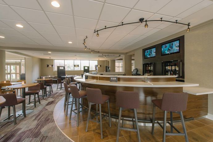 Imagen del bar/restaurante del Hotel Courtyard By Marriott Nashua. Foto 10