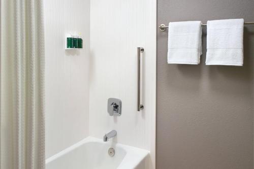 Imagen general del Hotel Courtyard By Marriott Nashville Airport. Foto 6