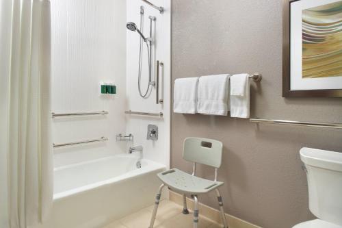Imagen general del Hotel Courtyard By Marriott Nashville Airport. Foto 7