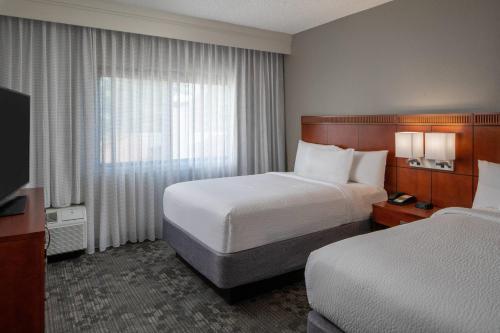 Imagen de la habitación del Hotel Courtyard By Marriott Nashville Airport. Foto 19
