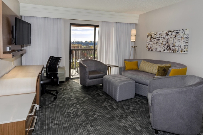 Imagen de la habitación del Hotel Courtyard By Marriott Nashville At Opryland. Foto 8