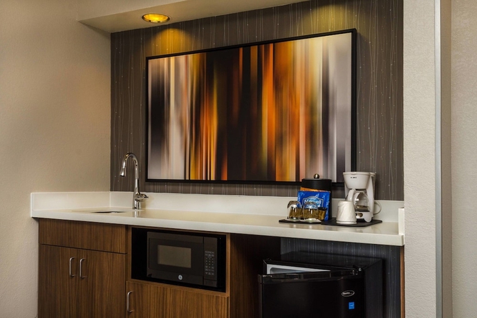 Imagen de la habitación del Hotel Courtyard By Marriott Nashville At Opryland. Foto 9