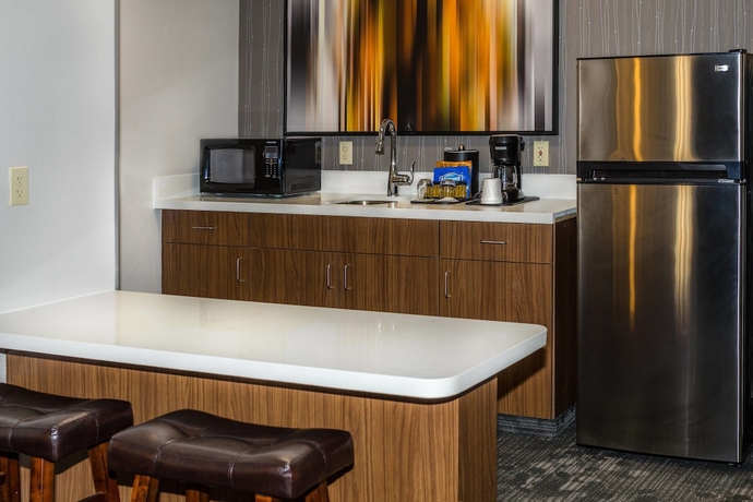 Imagen de la habitación del Hotel Courtyard By Marriott Nashville At Opryland. Foto 14