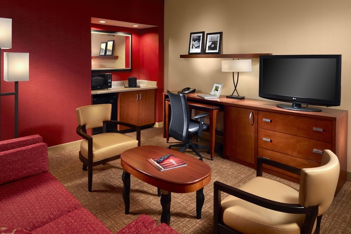 Imagen de la habitación del Hotel Courtyard By Marriott Nashville Brentwood. Foto 10