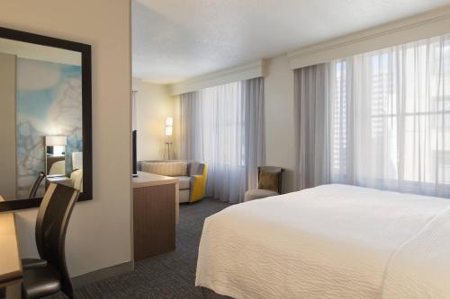 Imagen de la habitación del Hotel Courtyard By Marriott Nashville Downtown. Foto 18