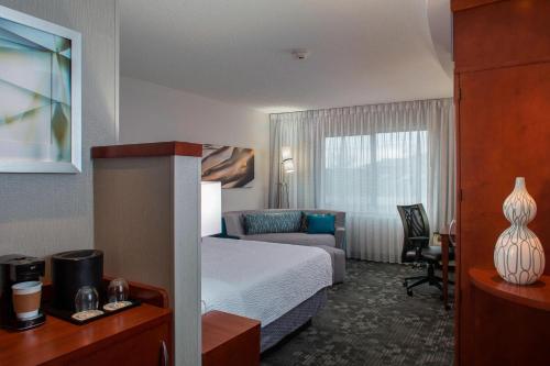 Imagen de la habitación del Hotel Courtyard By Marriott Nashville Goodlettsville. Foto 16