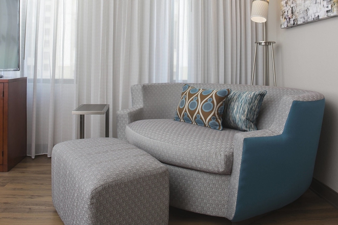 Imagen de la habitación del Hotel Courtyard By Marriott New Orleans Near The French Quarter. Foto 7