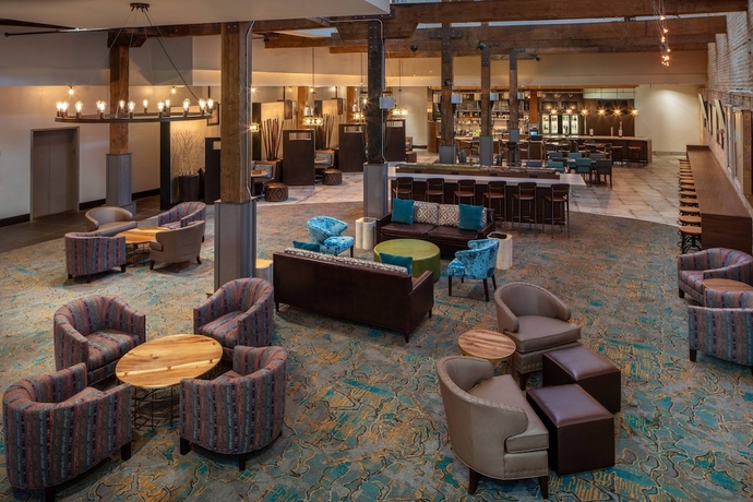 Imagen de los interiores del Hotel Courtyard By Marriott New Orleans Warehouse Arts District. Foto 17