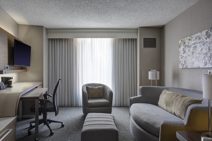 Imagen de la habitación del Hotel Courtyard By Marriott New Orleans Warehouse Arts District. Foto 10