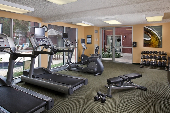 Imagen de los interiores del Hotel Courtyard By Marriott New Orleans Warehouse Arts District. Foto 18