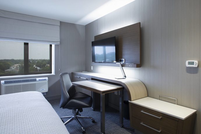 Imagen de la habitación del Hotel Courtyard By Marriott New York Queens/fresh Meadow. Foto 5