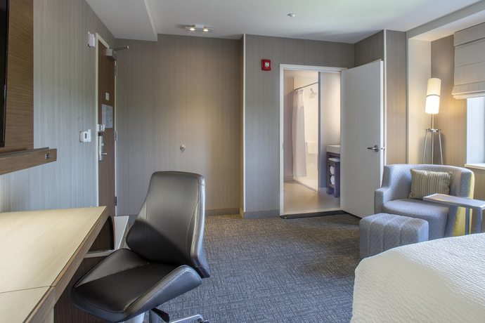 Imagen de la habitación del Hotel Courtyard By Marriott New York Queens/fresh Meadow. Foto 8