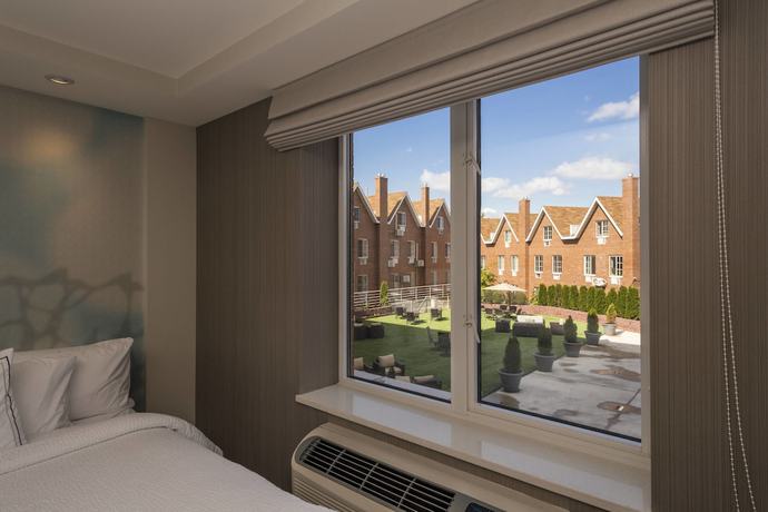 Imagen de la habitación del Hotel Courtyard By Marriott New York Queens/fresh Meadow. Foto 14