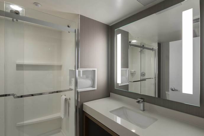 Imagen de la habitación del Hotel Courtyard By Marriott New York Queens/fresh Meadow. Foto 16