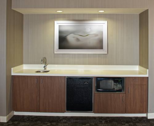 Imagen de la habitación del Hotel Courtyard By Marriott Newark Silicon Valley. Foto 7