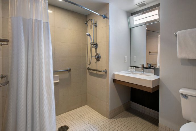 Imagen de la habitación del Hotel Courtyard By Marriott Newburgh Stewart Airport. Foto 10