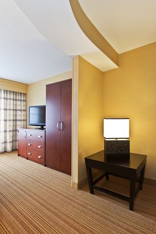 Imagen de la habitación del Hotel Courtyard By Marriott Newburgh Stewart Airport. Foto 15
