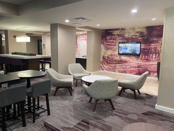 Imagen de los interiores del Hotel Courtyard By Marriott Newport News Yorktown. Foto 19