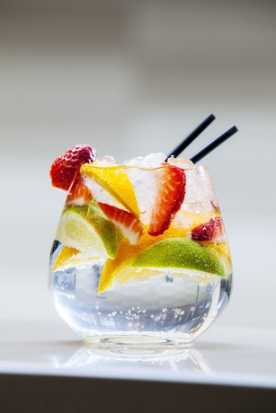 Imagen del bar/restaurante del Hotel Courtyard By Marriott Nizhny Novgorod City Center. Foto 3