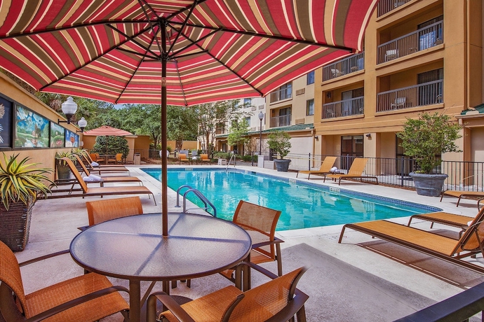Imagen de la piscina del Hotel Courtyard By Marriott North Charleston Airport/coliseum. Foto 19