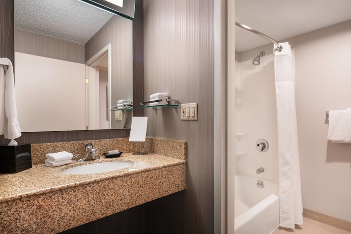 Imagen de la habitación del Hotel Courtyard By Marriott Novato Marin/sonoma. Foto 15