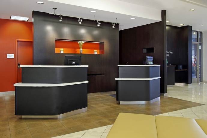 Imagen de los interiores del Hotel Courtyard By Marriott Oakland Downtown. Foto 16