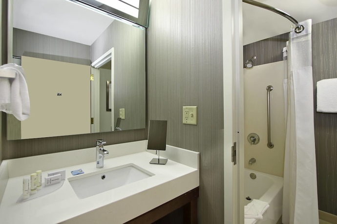 Imagen de la habitación del Hotel Courtyard By Marriott Oakland Downtown. Foto 14