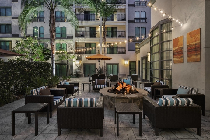 Imagen general del Hotel Courtyard By Marriott Old Pasadena. Foto 3