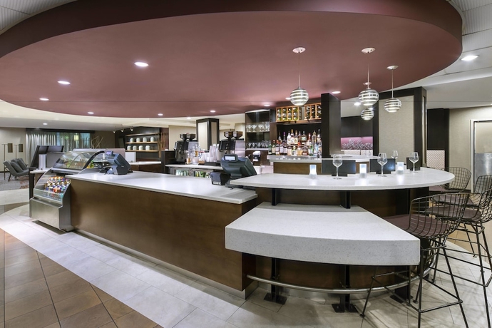 Imagen del bar/restaurante del Hotel Courtyard By Marriott Old Pasadena. Foto 7