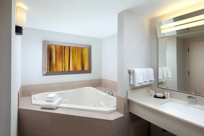 Imagen de la habitación del Hotel Courtyard By Marriott Old Pasadena. Foto 9