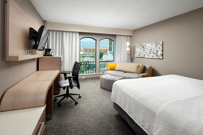 Imagen de la habitación del Hotel Courtyard By Marriott Old Pasadena. Foto 13