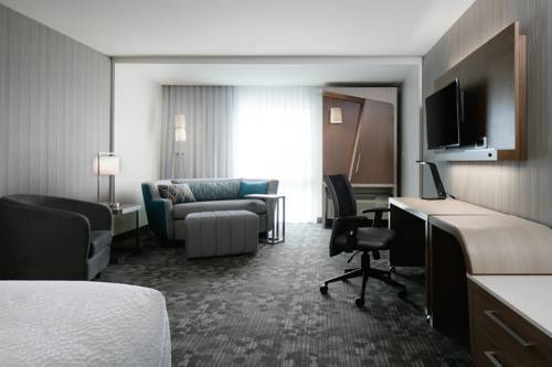 Imagen de la habitación del Hotel Courtyard By Marriott Omaha Bellevue Beardmore Event Center. Foto 3