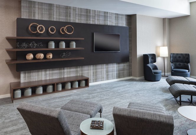 Imagen de la habitación del Hotel Courtyard By Marriott Omaha Downtown. Foto 17
