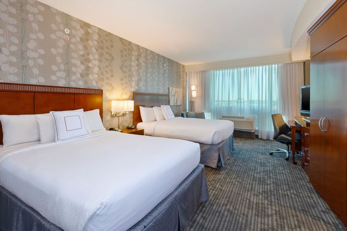 Imagen de la habitación del Hotel Courtyard By Marriott Omaha La Vista. Foto 6