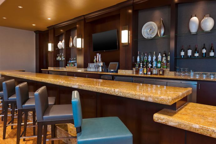 Imagen del bar/restaurante del Hotel Courtyard By Marriott Omaha La Vista. Foto 3