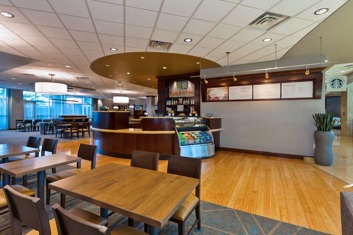 Imagen del bar/restaurante del Hotel Courtyard By Marriott Omaha La Vista. Foto 4