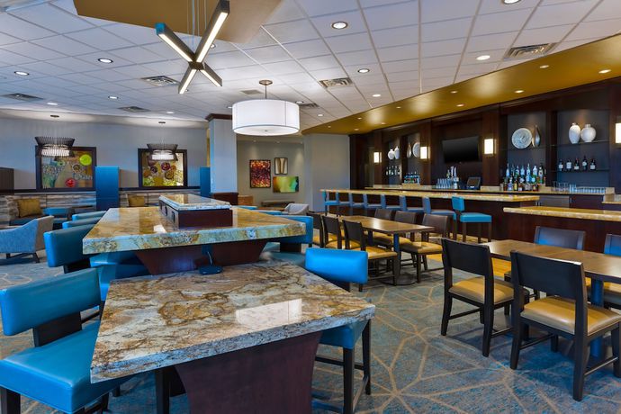 Imagen del bar/restaurante del Hotel Courtyard By Marriott Omaha La Vista. Foto 5