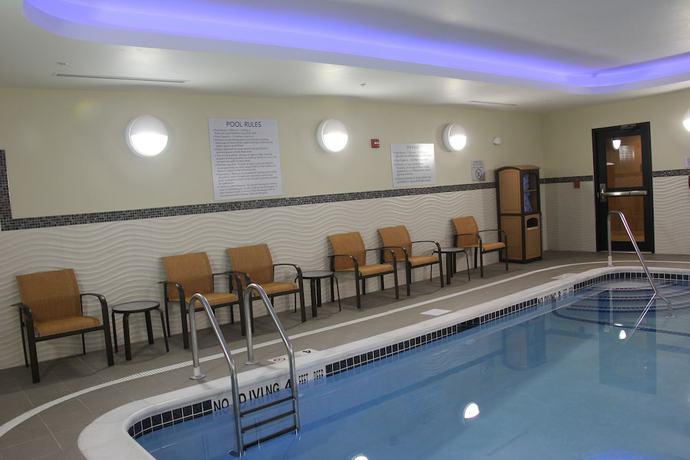Imagen de la piscina del Hotel Courtyard By Marriott Oneonta. Foto 17