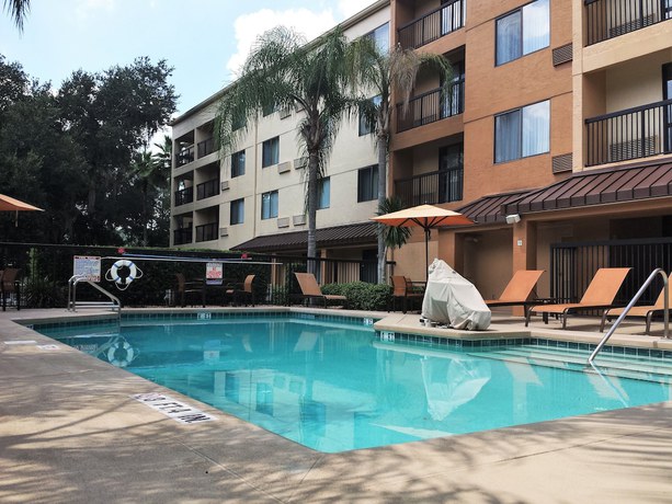 Imagen de la piscina del Hotel Courtyard By Marriott Orlando East/ucf Area. Foto 19