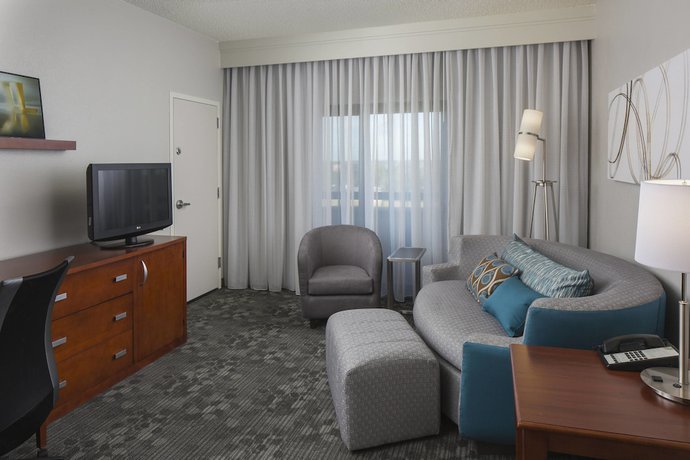 Imagen de la habitación del Hotel Courtyard By Marriott Orlando International Dr / Conv Cntr. Foto 9