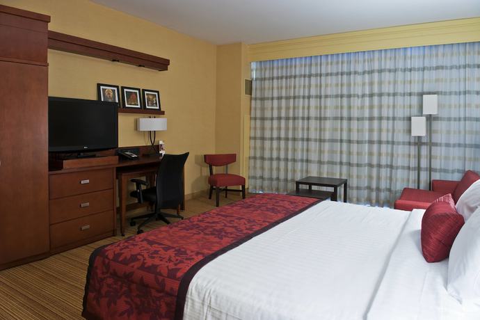 Imagen de la habitación del Hotel Courtyard By Marriott Ottawa East. Foto 8