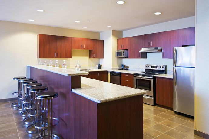 Imagen de la habitación del Hotel Courtyard By Marriott Ottawa East. Foto 11