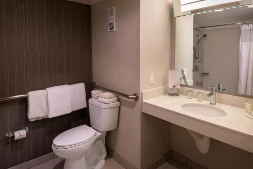 Imagen de la habitación del Hotel Courtyard By Marriott Oxnard Ventura. Foto 6