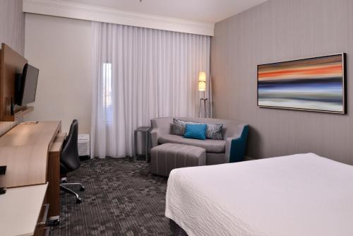 Imagen de la habitación del Hotel Courtyard By Marriott Palm Desert. Foto 9