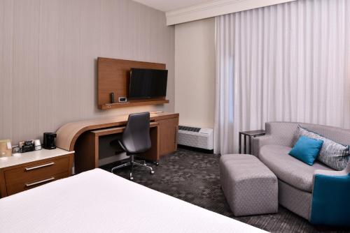 Imagen de la habitación del Hotel Courtyard By Marriott Palm Desert. Foto 15