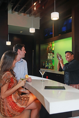 Imagen del bar/restaurante del Hotel Courtyard By Marriott Panama Metromall. Foto 4