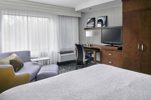 Imagen de la habitación del Hotel Courtyard By Marriott Paramus. Foto 2