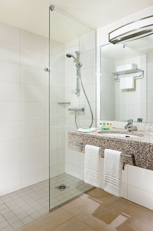 Imagen de la habitación del Hotel Courtyard By Marriott Paris Arcueil. Foto 7