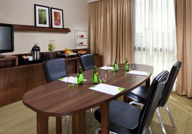 Imagen de los interiores del Hotel Courtyard By Marriott Paris Arcueil. Foto 12