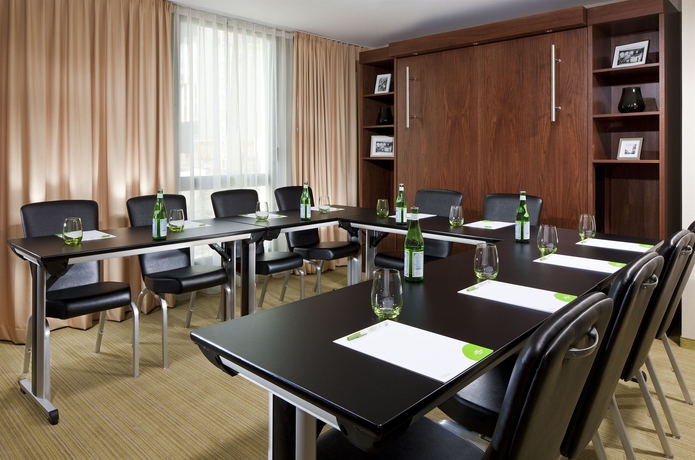 Imagen de los interiores del Hotel Courtyard By Marriott Paris Arcueil. Foto 13